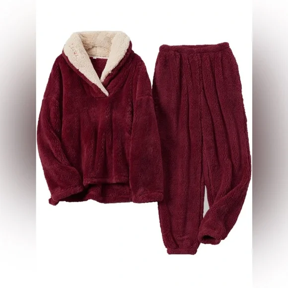 Fenclushy Plush Burgundy Lounge Set - Picture 1 of 7